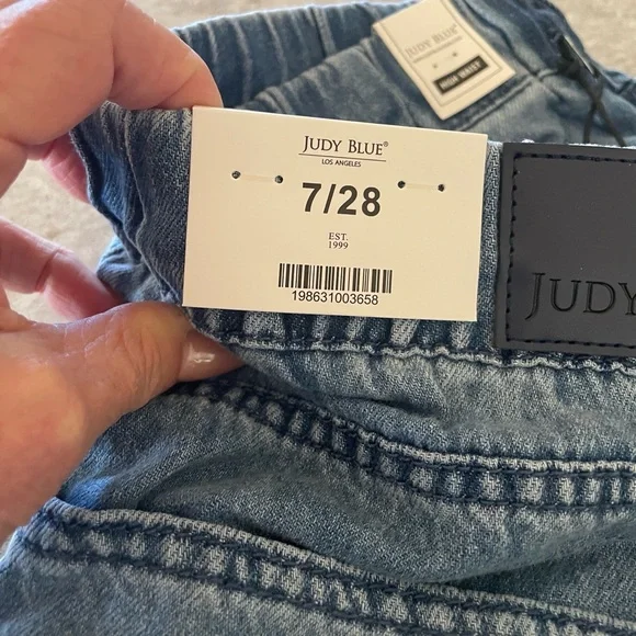 Judy Blue Medium Wash Wide Legged Relaxed  Drawstring Denim with Gold-Tip Cords - Picture 14 of 16